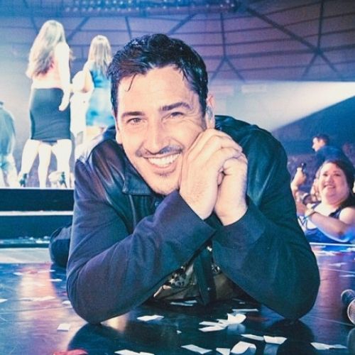 NKOTB's Jonathan Knight recalls 'pressure' to hide sexuality